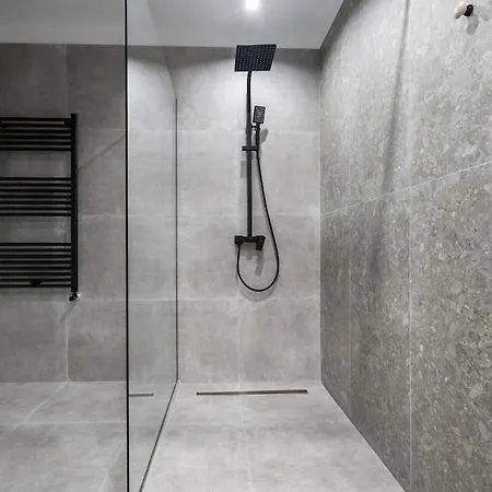 Amazing Terrace Superb 3br Flat - Location