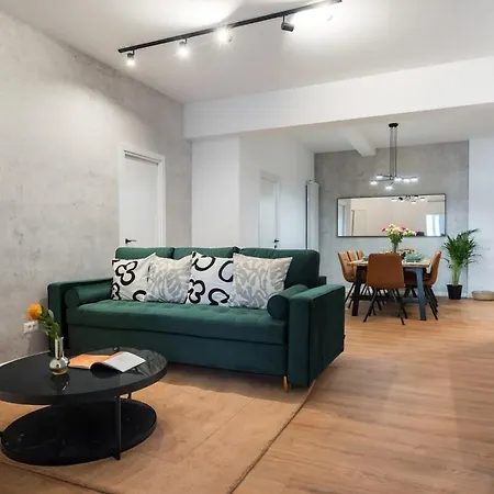 Amazing Terrace Superb 3br Flat - Location Boekarest