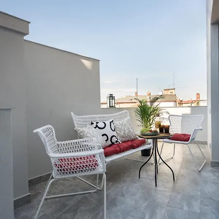 Amazing Terrace Superb 3br Flat - Location *