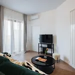 Amazing Terrace Superb 3br Flat - Location