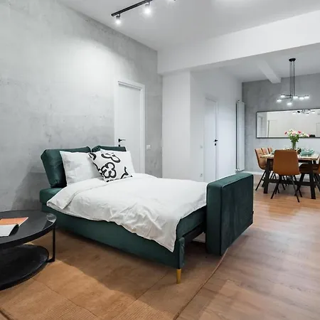 Amazing Terrace Superb 3br Flat - Location Appartamento Bucarest