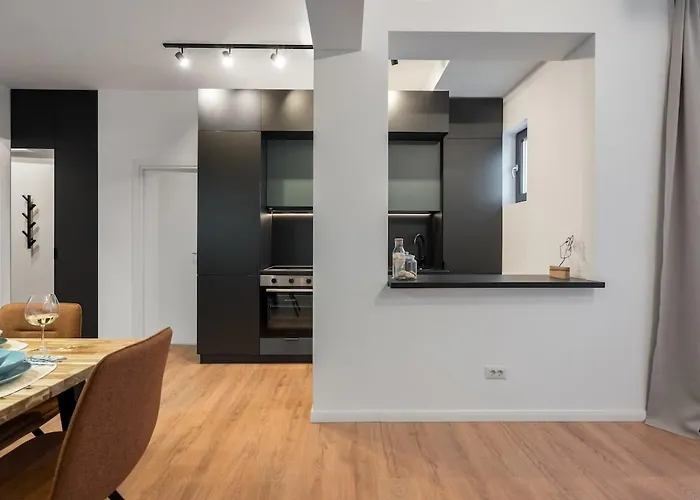 Amazing Terrace Superb 3br Flat - Location