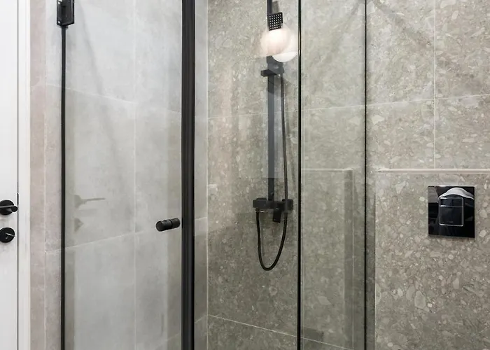 Amazing Terrace Superb 3br Flat - Location Apartman Bukarest