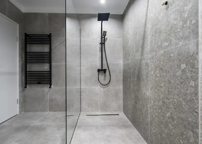 Amazing Terrace Superb 3br Flat - Location