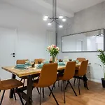 Amazing Terrace Superb 3br Flat - Location